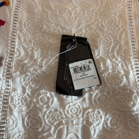 Guess Boho Festival Embroidered Apron Romper Woman’s Size 10 NWT - Picture 7 of 11